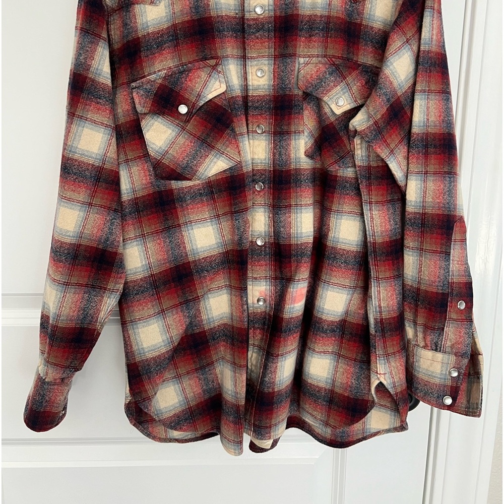 Pendelton wool western shirt. Vintage, gentle worn, mens size large.